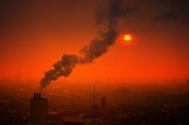 Niepokojące wyniki raportu – smog powodem zgonu ponad 4 tysięcy osób rocznie